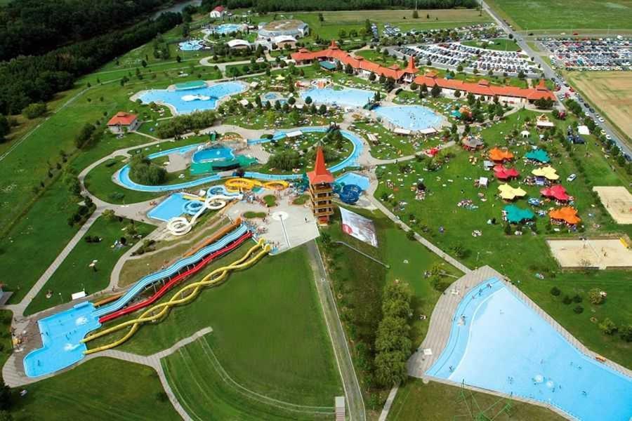 Lilla Vendeglakas Zalaegerszeg Szivebenアパートメント エクステリア 写真